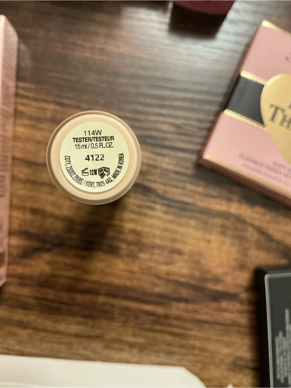 Gucci Foundation Stick - Light Beige